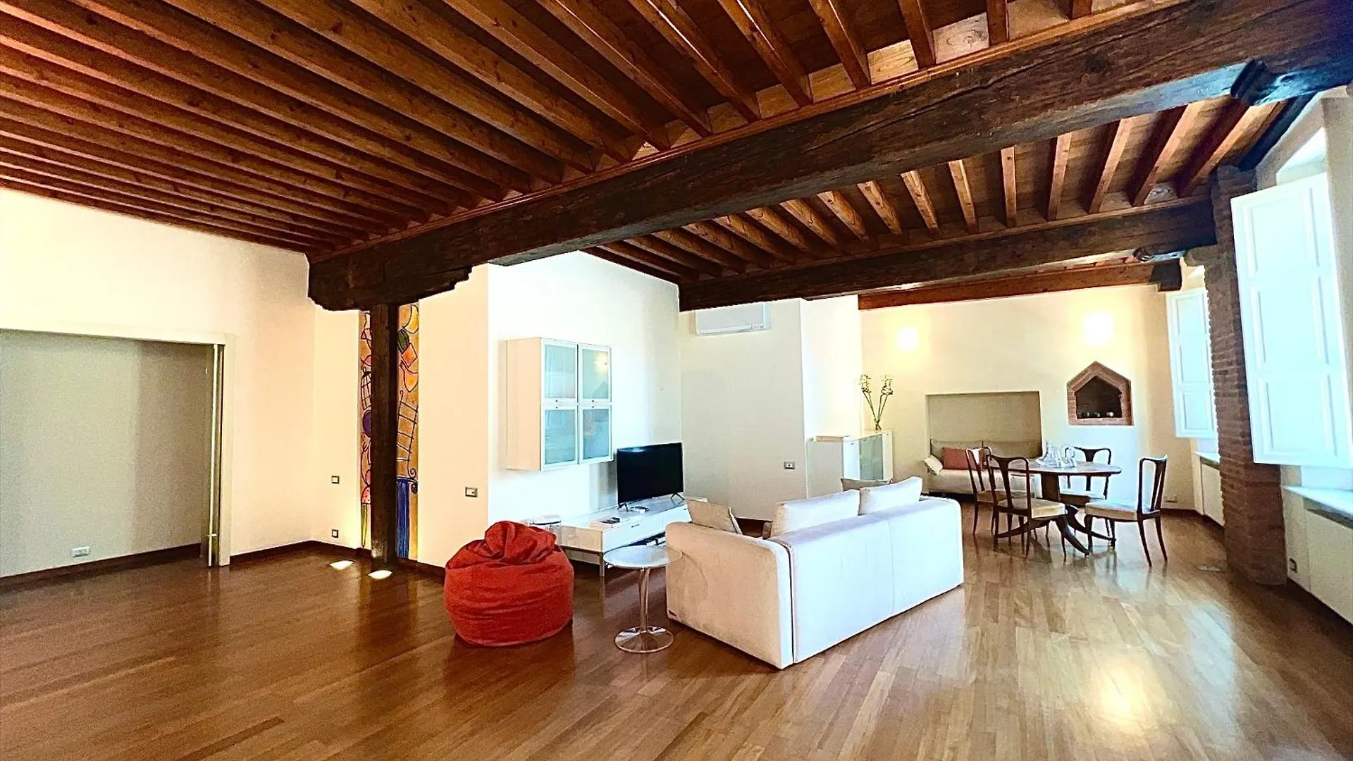 Tizzi'S Home Lucca Apartment